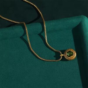 Vintage Green Glass Pendant Necklace