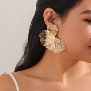 Trendy Gold Petal Stud Earrings